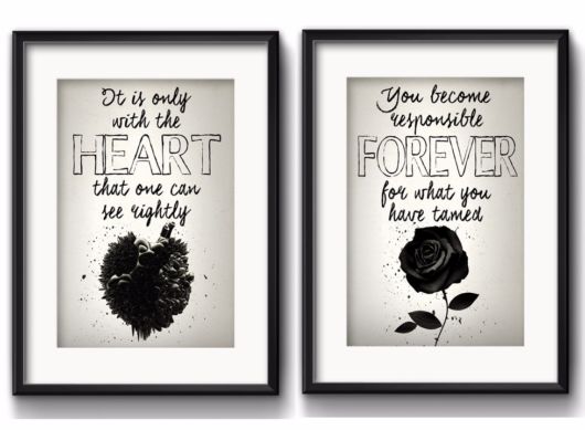 Dois quadros com frases, um com a palavra Heart em destaque e outro com a palavra Forever