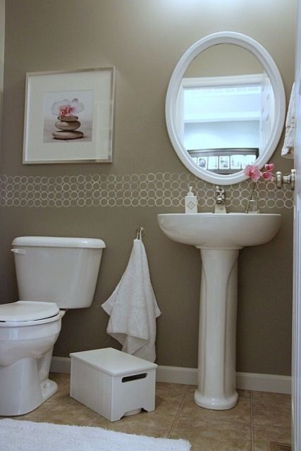 Espelho para banheiro simples com moldura branca
