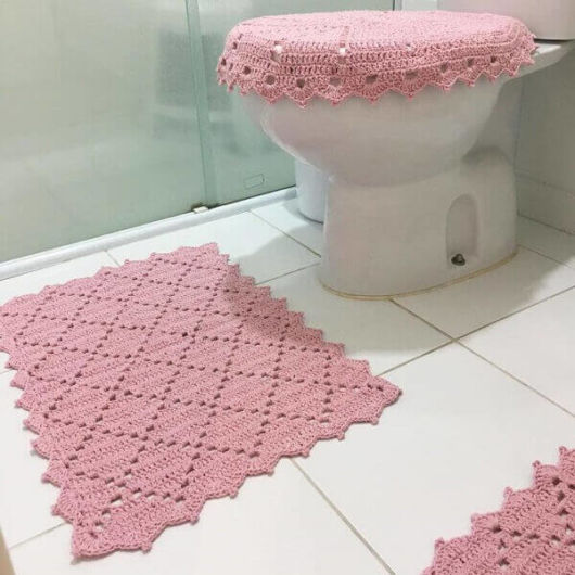 Tapete de crochê para banheiro simples