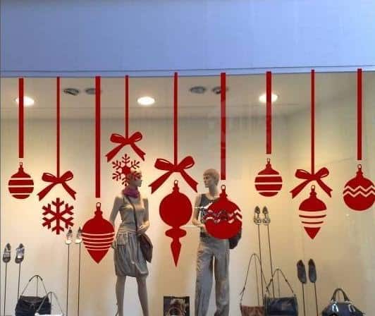 Decoração de Natal para loja de roupas com adesivos vermelhos26