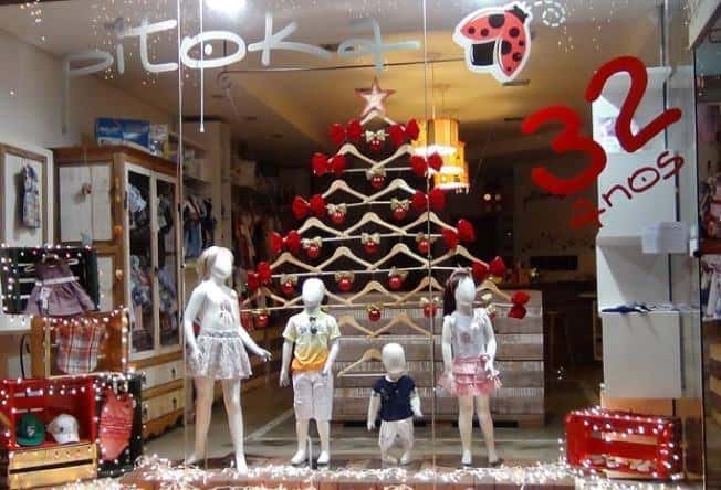 Decoração de Natal para loja de roupas21