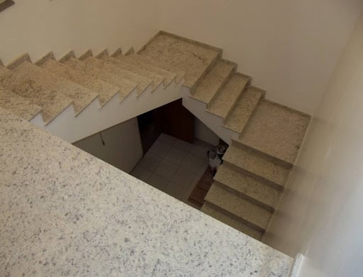 Granito Santa Cecília em escadas