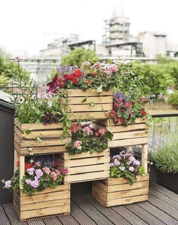 Jardim simples pode ser feito em caixotes