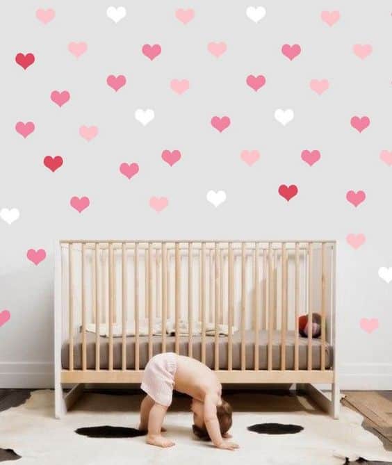 papel de parede para quarto de bebe feminino coração 5