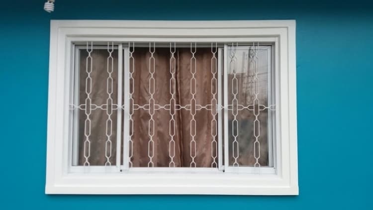 Molduras de cimento simples para janela