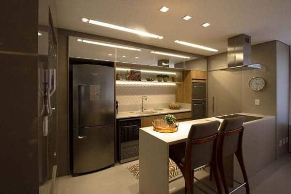 Projeto luminotécnico na cozinha com fitas de led
