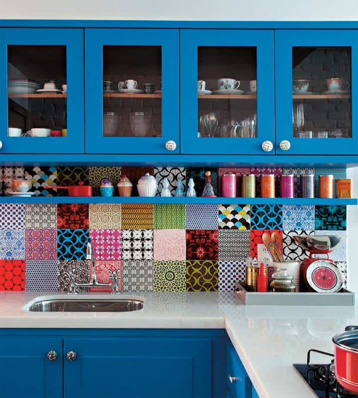 Modelo rustico de cozinha colorida