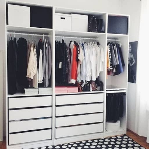 closet simples e pequeno