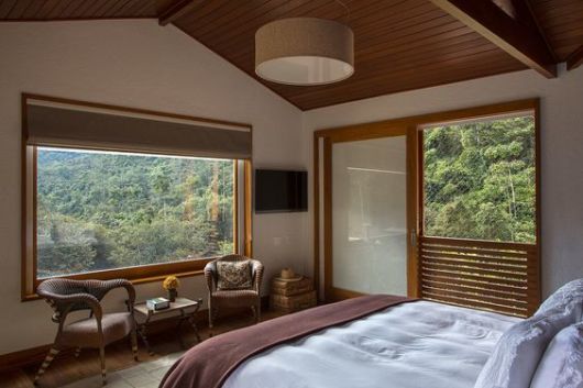 janela de madeira moderna