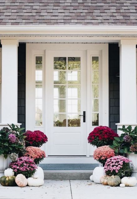 Porta de Entrada branca com vidro