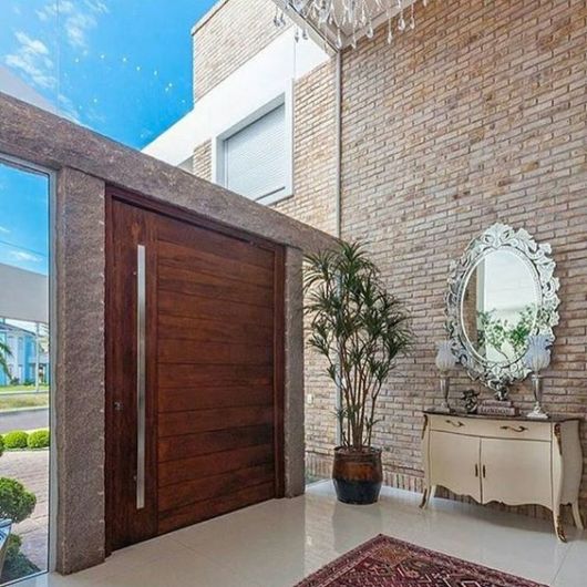 porta pivotante grande