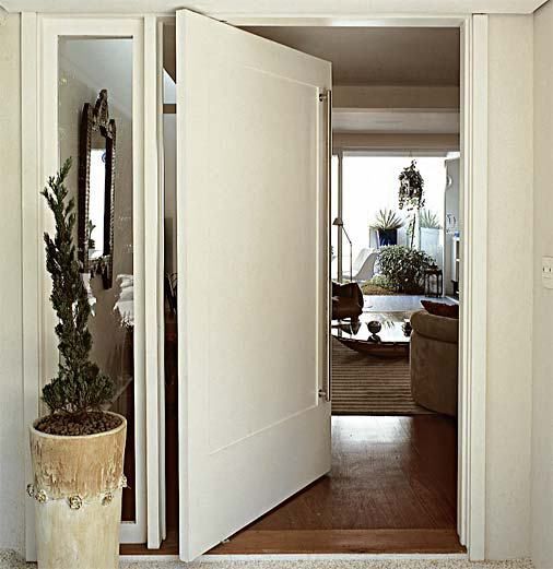 porta pivotante branca