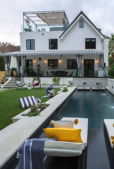 Casas com piscina: casa de luxo com estufa de plantas