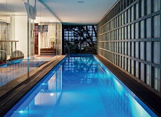 Casas com piscina: piscina coberta