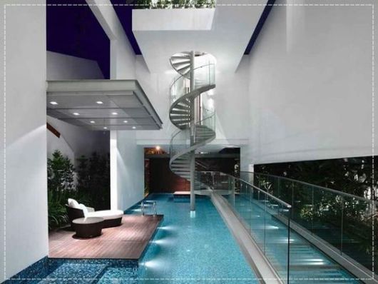 Casas com piscina: piscina coberta