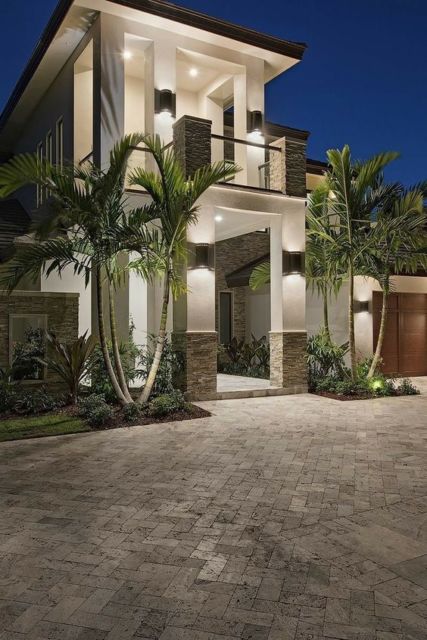 Casas de luxo na praia: Pequena com palmeira