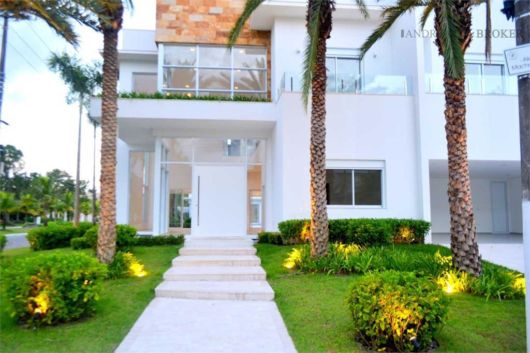 Casas de luxo: Com jardim
