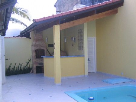 piscina e edícula pequena
