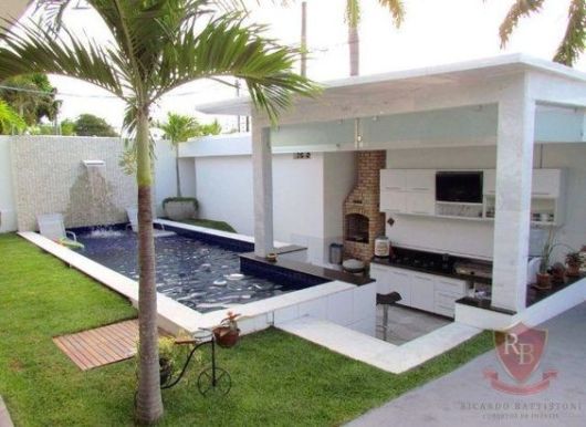 piscina com bar molhado