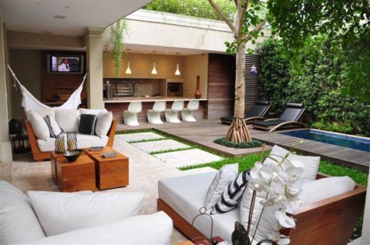 edícula pequena com piscina