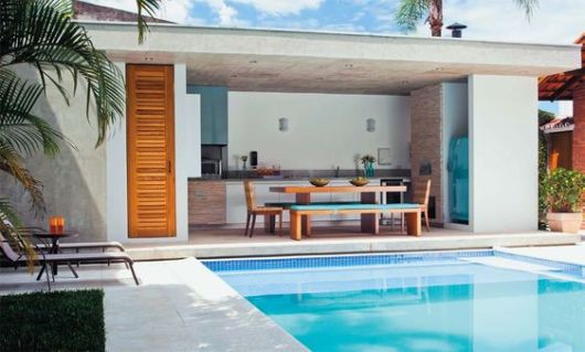 edícula com piscina