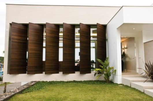 Janela de madeira moderna camarão