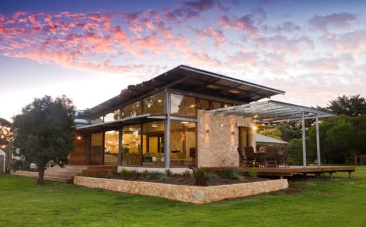 Casa de Campo com varanda lateral