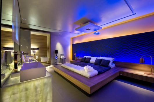 Casa Inteligente: Cinema no quarto automatizado