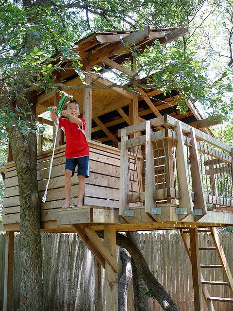 Casa na árvore: com tirolesa