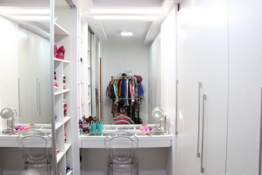 Closet pequeno: Com penteadeira