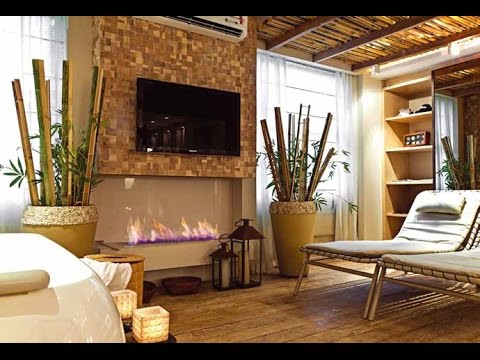 Decoração rústica: Sala com lareira de pedra