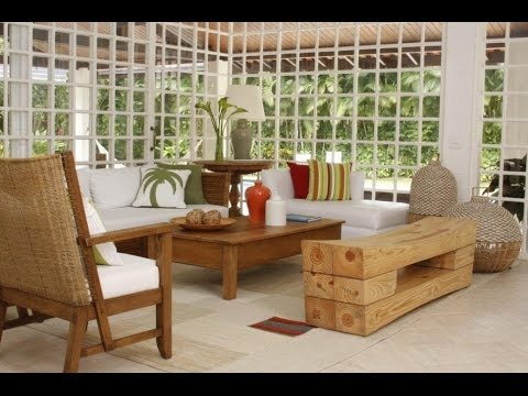 Decoração rústica: Sala com cadeiras de madeira