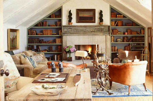 Decoração rústica: Sala com estante de livros