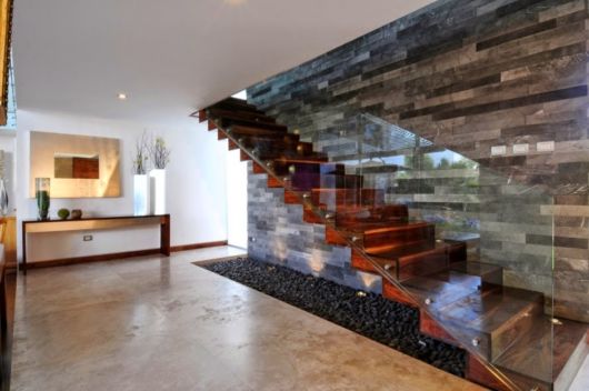 Escada de madeira: Para sala