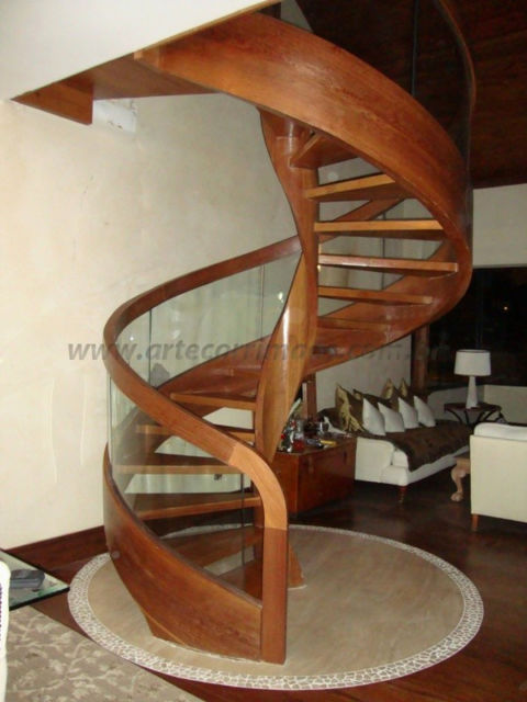 Escada de madeira: Modelo caracol