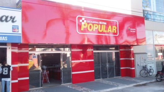 Fachadas em ACM: Farmácia