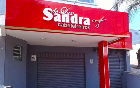 Fachadas em ACM: Salão de cabeleireiro