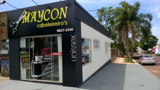 Fachadas em ACM: Salão de cabeleireiro