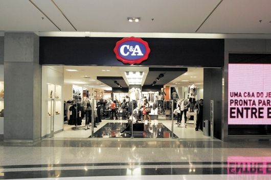 Fachadas em ACM: Loja de roupas C&A