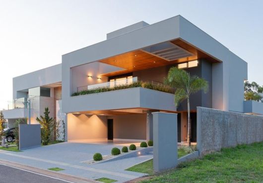 Guarda-corpo de vidro: Em sacada moderna