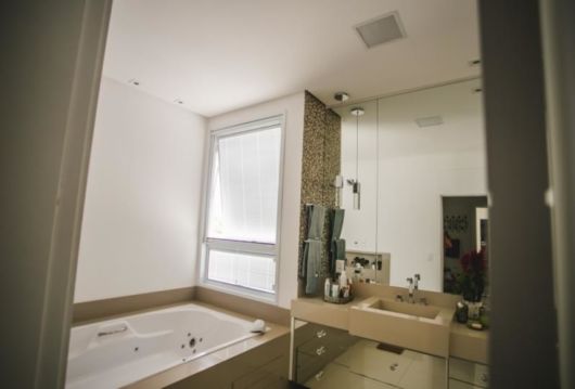 Estude bem o local onde será posta a janela basculante