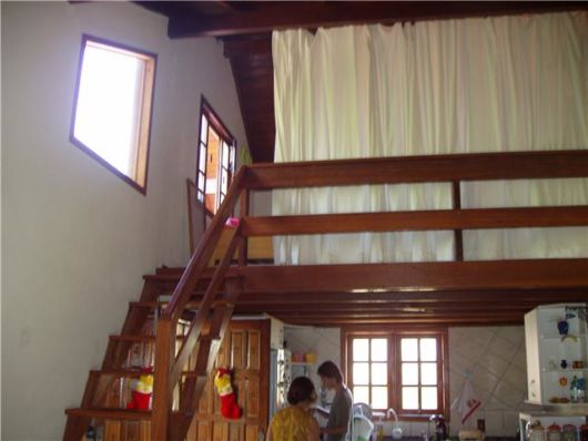 Mezanino de madeira decoração com cortina