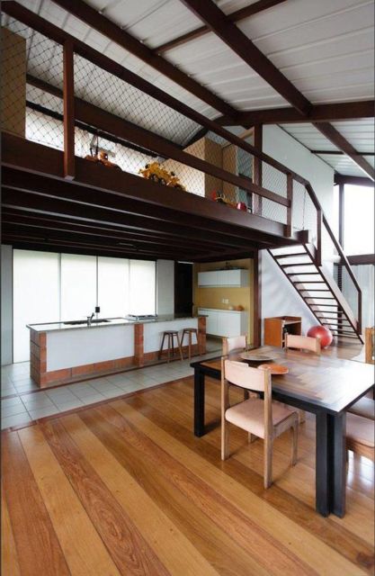 Mezanino de madeira decoração simples