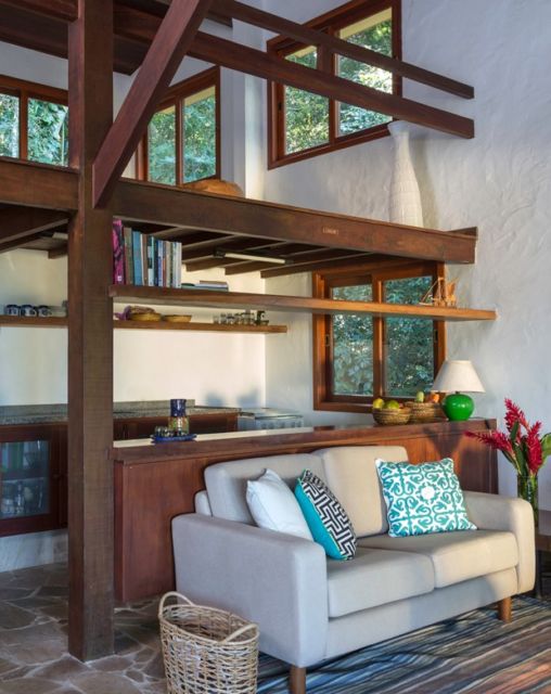 Mezanino de madeira decoração simples