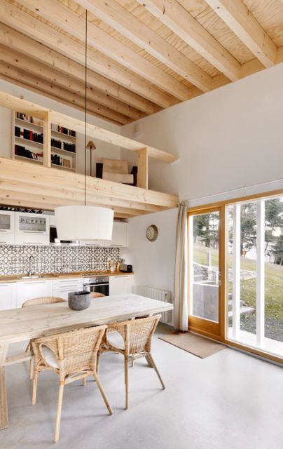 Mezanino de madeira decoração com estante de livros