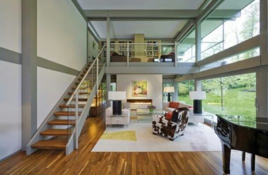 Mezanino para sala com mesa de jantar