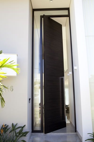 porta com pé direito alto