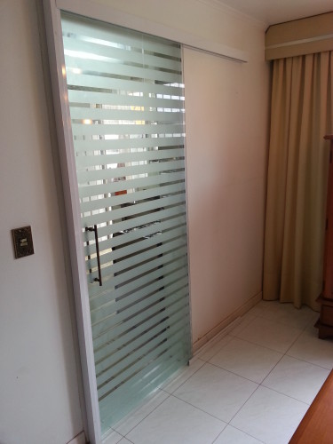 Porta de correr com uma folha