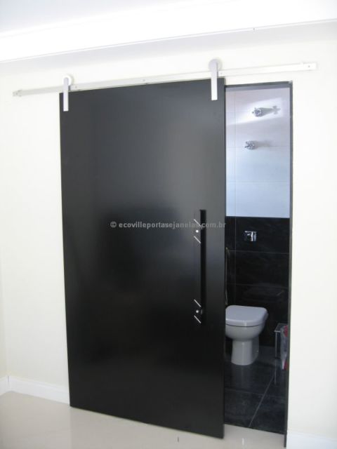 Porta de vidro: Preta