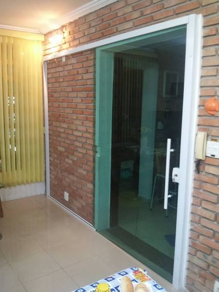 Porta de vidro: Verde